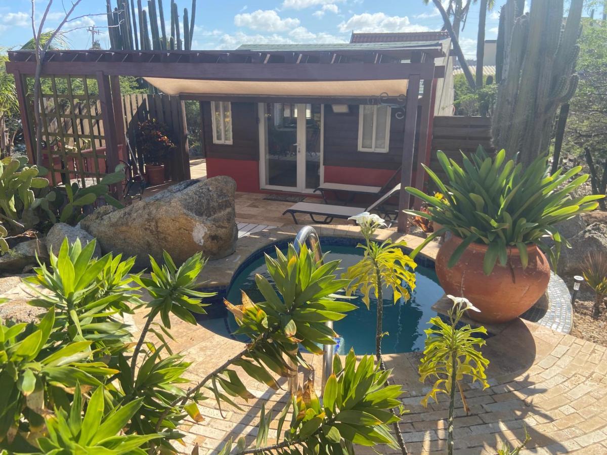 Cozy Studio With Private Spa Oranjestad Exterior photo