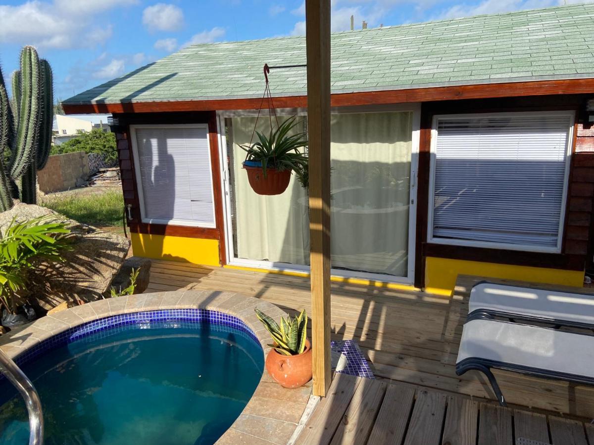 Cozy Studio With Private Spa Oranjestad Exterior photo