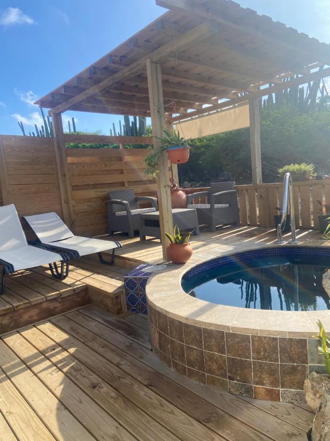 Cozy Studio With Private Spa Oranjestad Exterior photo