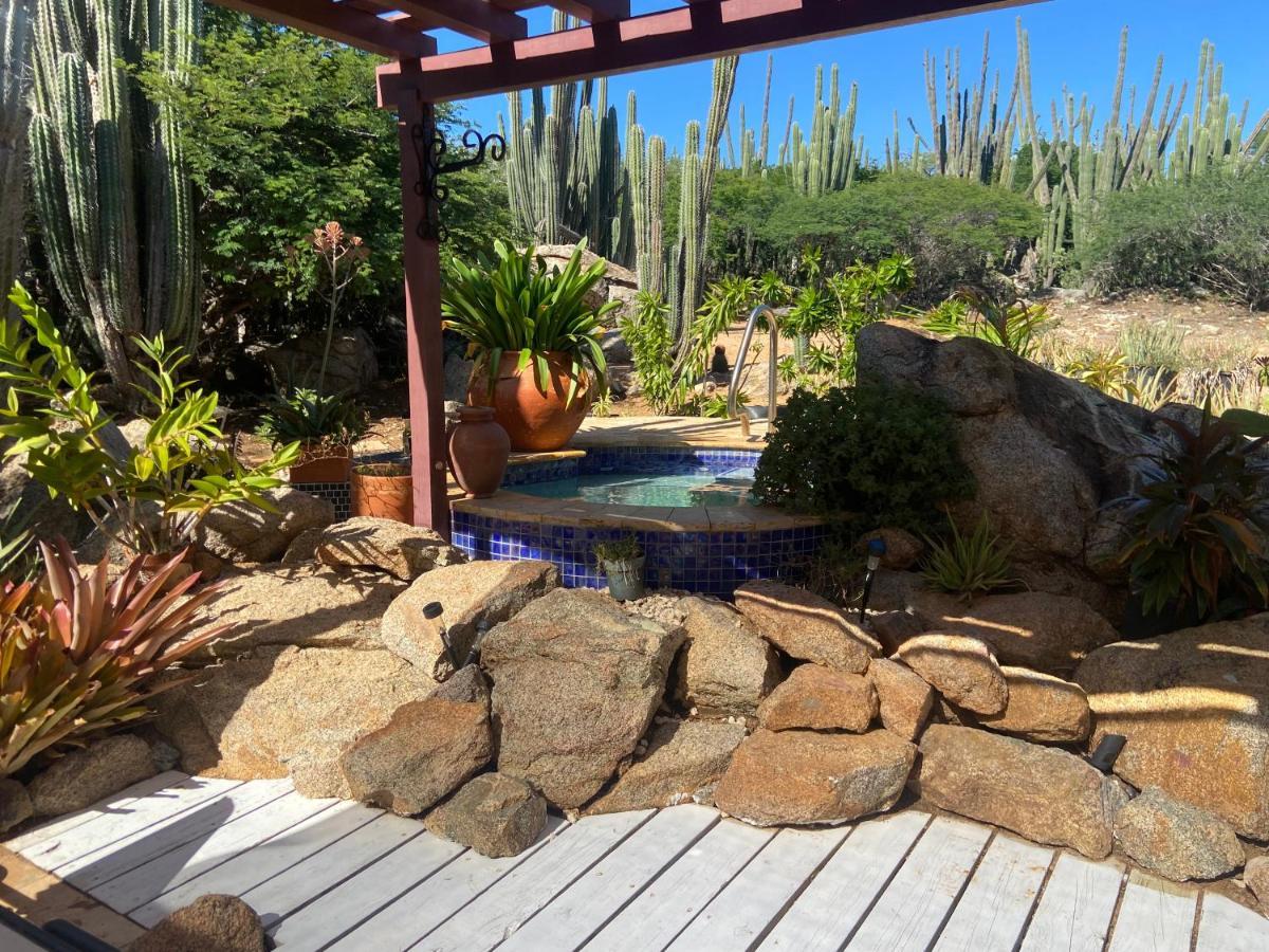 Cozy Studio With Private Spa Oranjestad Exterior photo