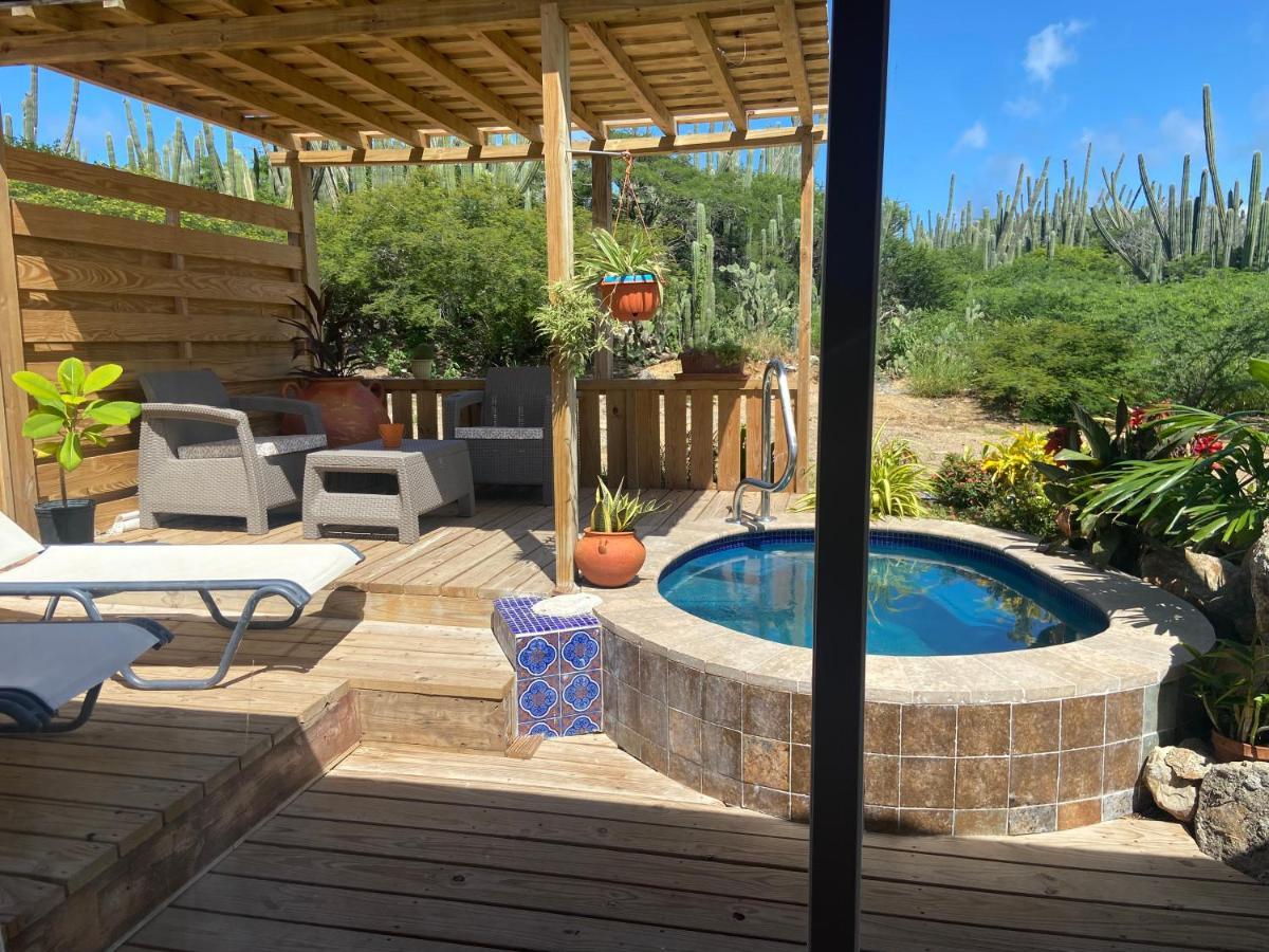 Cozy Studio With Private Spa Oranjestad Exterior photo
