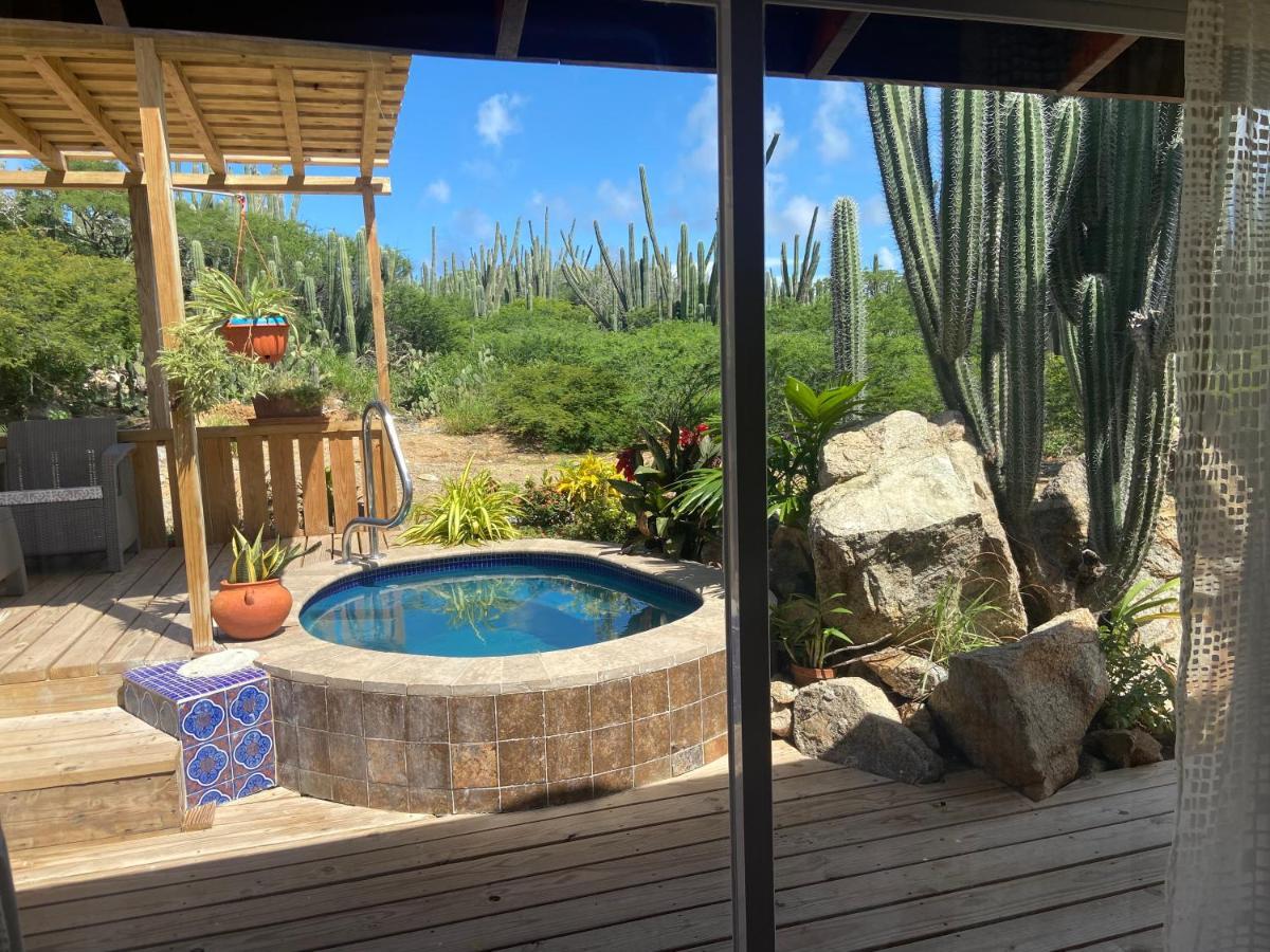 Cozy Studio With Private Spa Oranjestad Exterior photo